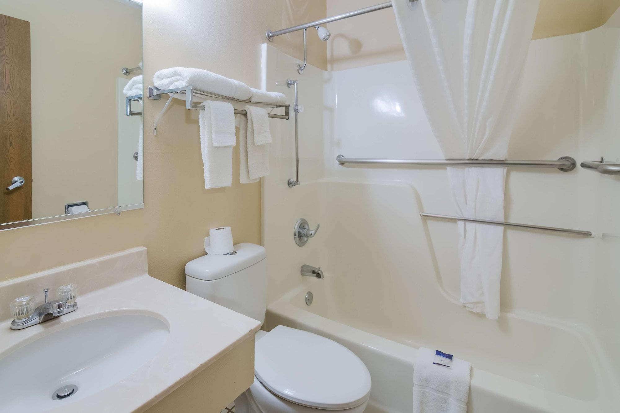 Americas Best Value Inn Fargo Zewnętrze zdjęcie